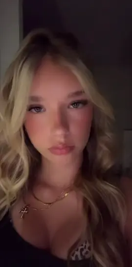 miss you @Kenzieee #blonde #foryou #foryoupage #fyp #viralvideo #viral #prettygirl #fypシ #lipsync #tanlines #theweeknd #weeknd #hourglass #Summer #snowbunny 