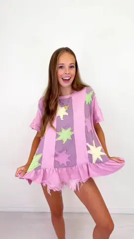 Star patch cuteness loading 💫 Perfect with shorts & sneaks! 💖⭐️ #preppy #cute #girlie #trendy #flowyshirt 