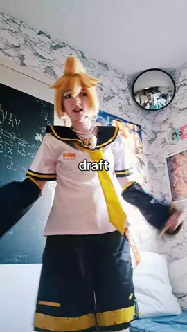 don't pay attention to my blackboard #cosplaytiktok #cosplayer #cosplay #vocaloidcosplay #vocaloid #pjskcolorfulstage #pjskcosplay #lencosplay #vocaloidlen 