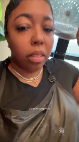 A whole lot of 🍑in the air 😂 #annwrightjoiner #hairlifelaughs #youngwomen #comedia 