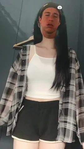 처음부터..셔츠가 떨어지냐