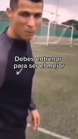 Talento siempre gana 😈#parati #meme #futbol #ronaldinho #cr7 #brasil #talento