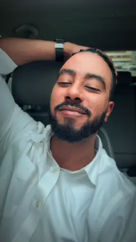 تأتي الشدايد ساعة وتغيب وتلوعك الأيام ثم تطيب هي هكذا الدنيا وهذا حالها ما كل شرب في الزمان عذيب . . . #الشعب_الصيني_ماله_حل😂😂 #أشعار_قصايد #سودانيز_تيك_توك_مشاهير_السودان #محمد_سيف #فوريو 