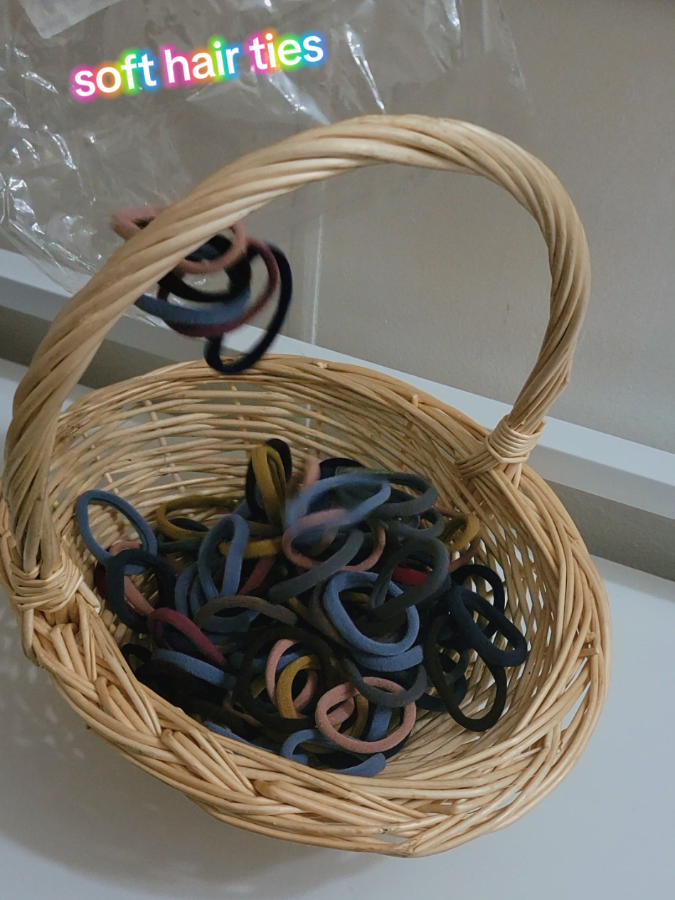 This is something I always get more of, nice hair bands.  💖 Siempre nececito estas donitas, muy suaves. 😹 #hairbands #hairtok #tiktokshopfinds  #michi 