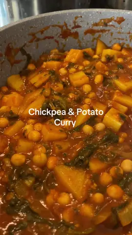 #dinner #wieiad #curry #chickpeas #potato #tiktokfood #FoodTok 