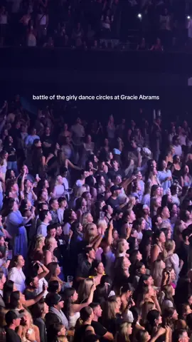 every single one of them living their best life  #gracieabrams #concert #livemusic #show #losangeles #gracieabramstour 