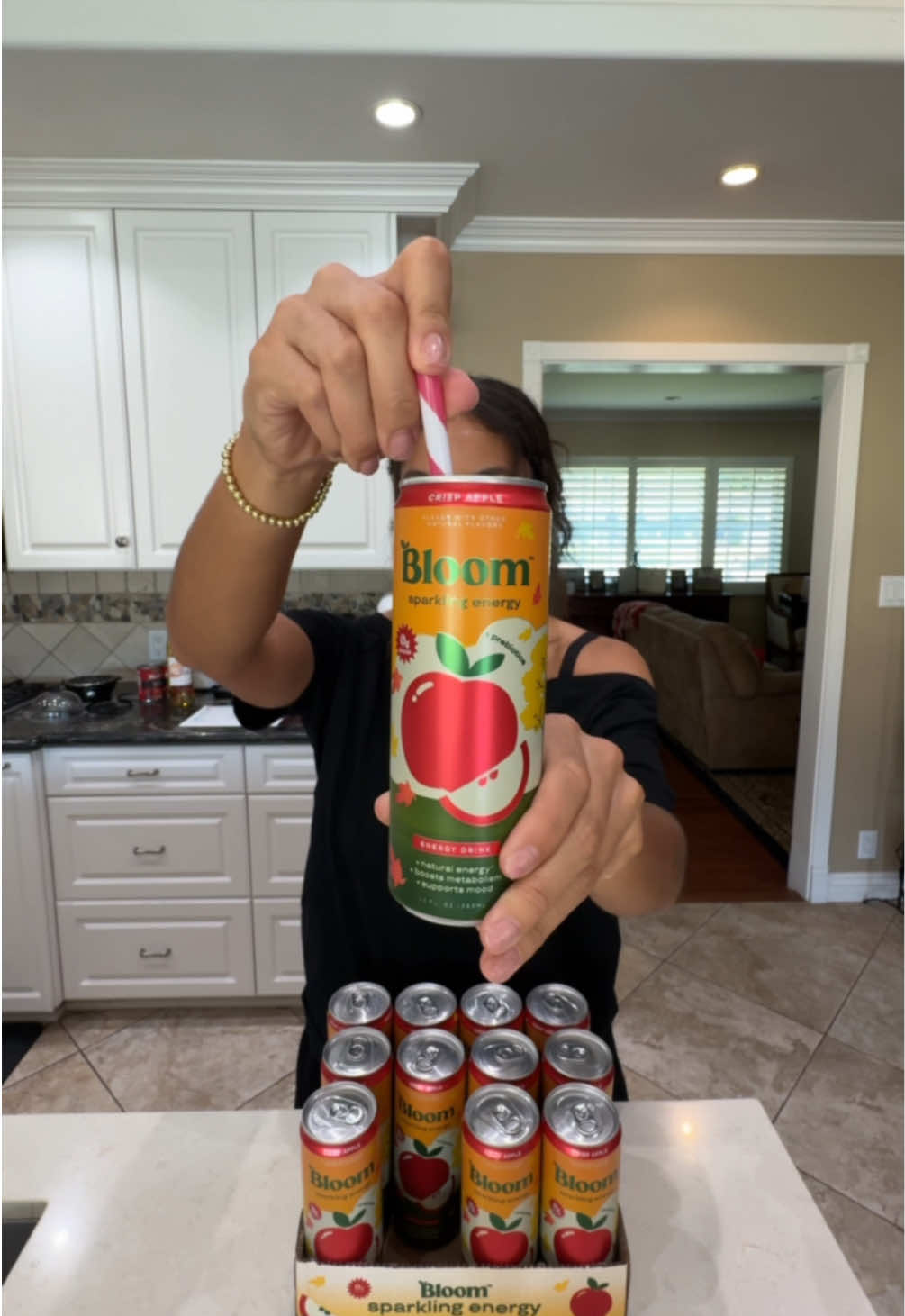 this literally tastes like I’m biting straight into an apple 🤩 I’m obsessed @Bloom Nutrition 🍎  #BloomPartner #BloomEnergy #EnergytoBloom 