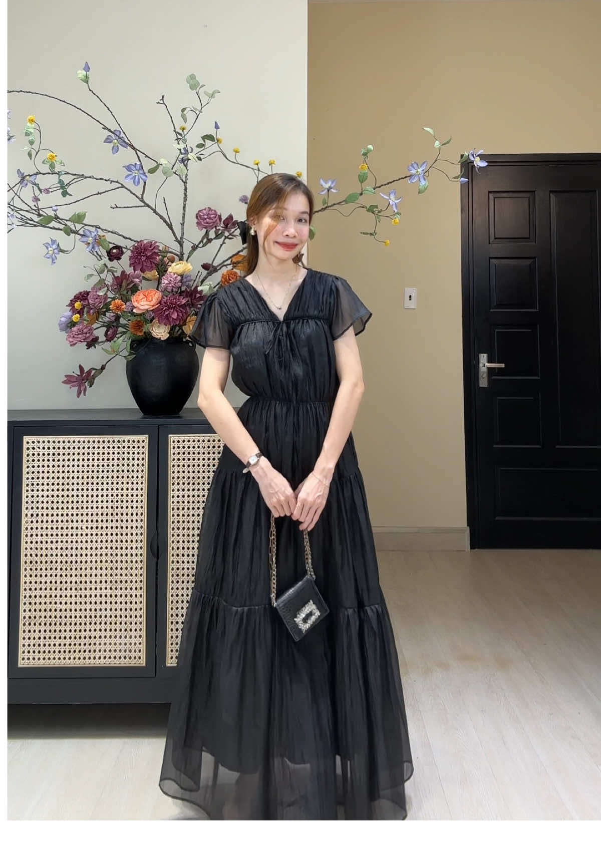 Em đầm tơ nhẹ tênh này chỉ cần xoayy nhẹ là đủ xinhhh rồi #OOTD #outfitchecks #mydress #myoutfit #fyp #xuhuong #outfitideas 