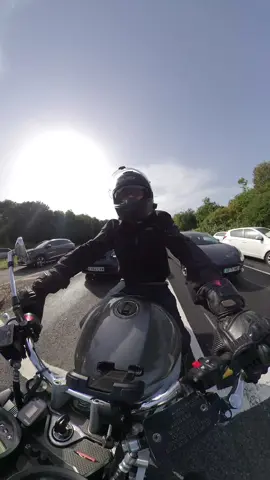 🏍 full throttle #bike #bikelife #smoked #motorcycle #bandit650 #suzuki 