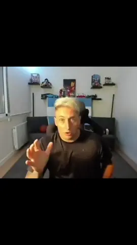 TENGO DOS LADRILLOS EN LA MANO🗣️ #momo #clipsdetwitch #momoladinastiaclips #twitchstreamer #kick #coscuarmy #paratii #argentina🇦🇷 #paratiiiiiiiiiiiiiiiiiiiiiiiiiiiiiii 