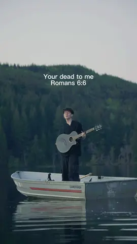 So close to falling 😅 #christianmusic #folkmusic #noahkahan 