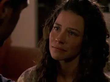 “I’ve missed you so much” she lived an entire life without him💔 #lost #losttvshow #jackshephard #kateausten #jackandkate #edit #fyp #sparks 