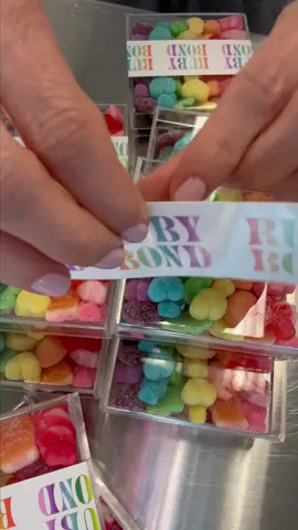 👏💕🍬💝🍡🎀🍭👑 #rubybond #candy #candyboard #candybox #luxurygifts #corporategifts 
