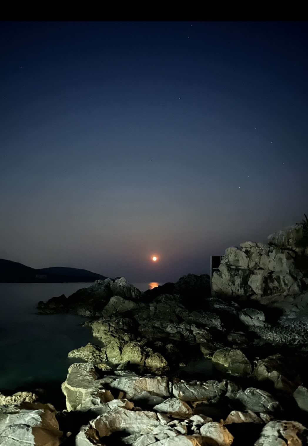 “È solo una canzone”🌕 #LunaLlena #ElvisCrespo #LunaPiena   #Moonlight #neipertee 