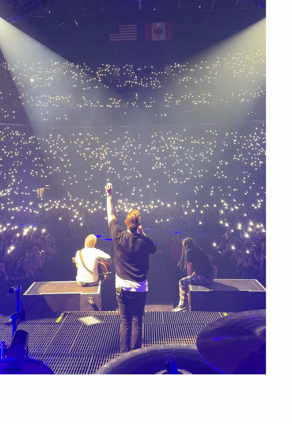 This has become one of our favorite moments from the show #OnTour #LiveMusic 