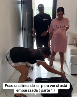 Puso una línea de sal para ver si está embarazada ( parte 1 ) 