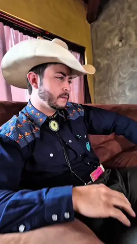 las pilas del Diablu! Si no fuera por que trae su jelly Huevito quién sabe qué le hubiera hecho el diablu! @productoshubin  #Publicidad