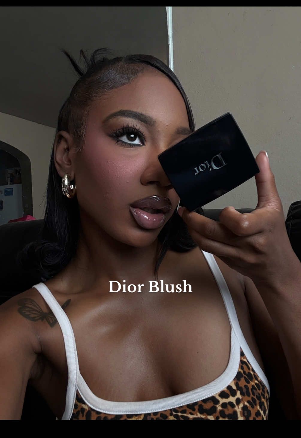 In love my favorite of all time 😍😍😍😍 • • • • • #foryoupage #fypシ゚viral #xyzbca #trending #makeup #makeuptutorial #classymakeup 