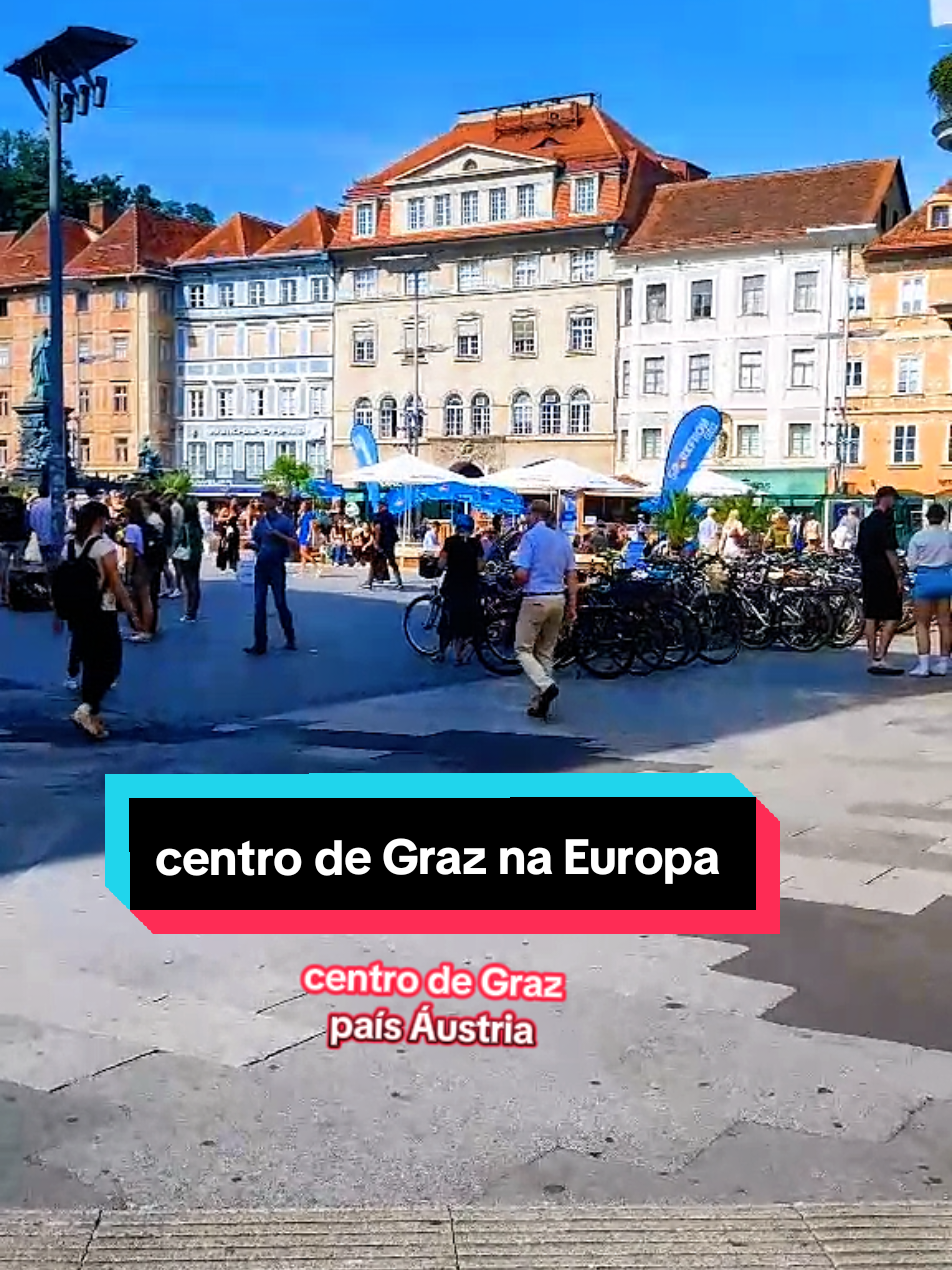 Centro de Graz na Áustria, segunda maior cidade do país  #graz #centro #austria #austin #aussie #austria🇦🇹 #austrian #europa #europa #europetravel #goodvibes #roadtrip #beauty #beautiful #brasileirosnaaustria #brasileirosnagringa #brasileironaeuropa 