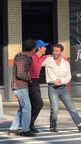 I have no words @Jonas Brothers 💀 #fyp #foryou #jonasbrothers #icantlose #musicvideo #filming #newyorkcity #nyc #nickjonas #joejonas #kevinjonas @Nick Jonas @joejonas @Kevin Jonas @emojonas 