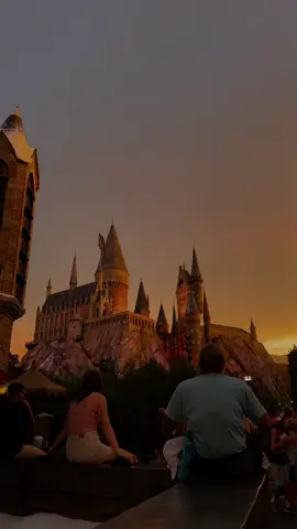 most magical place. #harrypotter #universalstudios #hogwarts #orlando #magical 