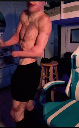 Disclaimer, I’ll never be as big as I could be because of my burns. Im missing a lot of muscle tissue. But that still has not stopped me from working out what I have left!  Im trying to learn how to pose. I have a lot more work to do. Any tips on posing would be greatly appreciated! #gym #burnt #crispy #muscle #posing #deadpool 