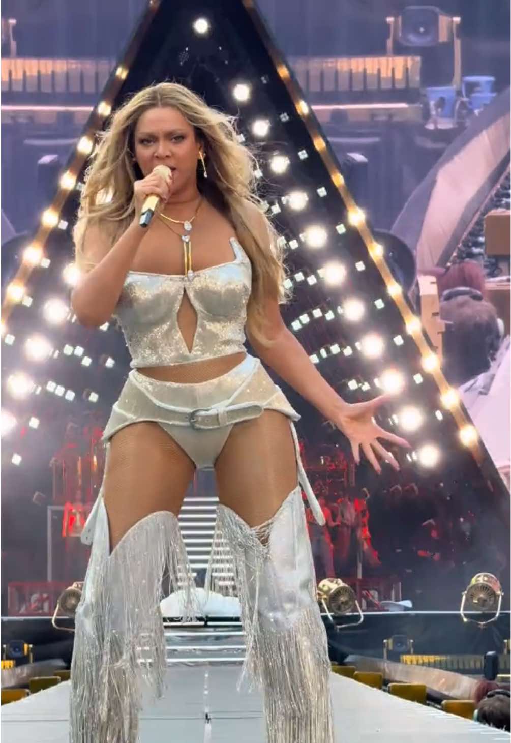 I. C. O. N. I. C. #beyonce #beyhive #cowboycarter #cowboycartertour #foryoupage #fyp #freedom