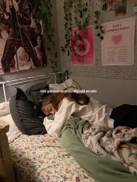 eu tô tão cansada, quero muito dormir uma dia inteiro  #sleep #sleeping #dormir #aesthetic #girls #viral #vibes 