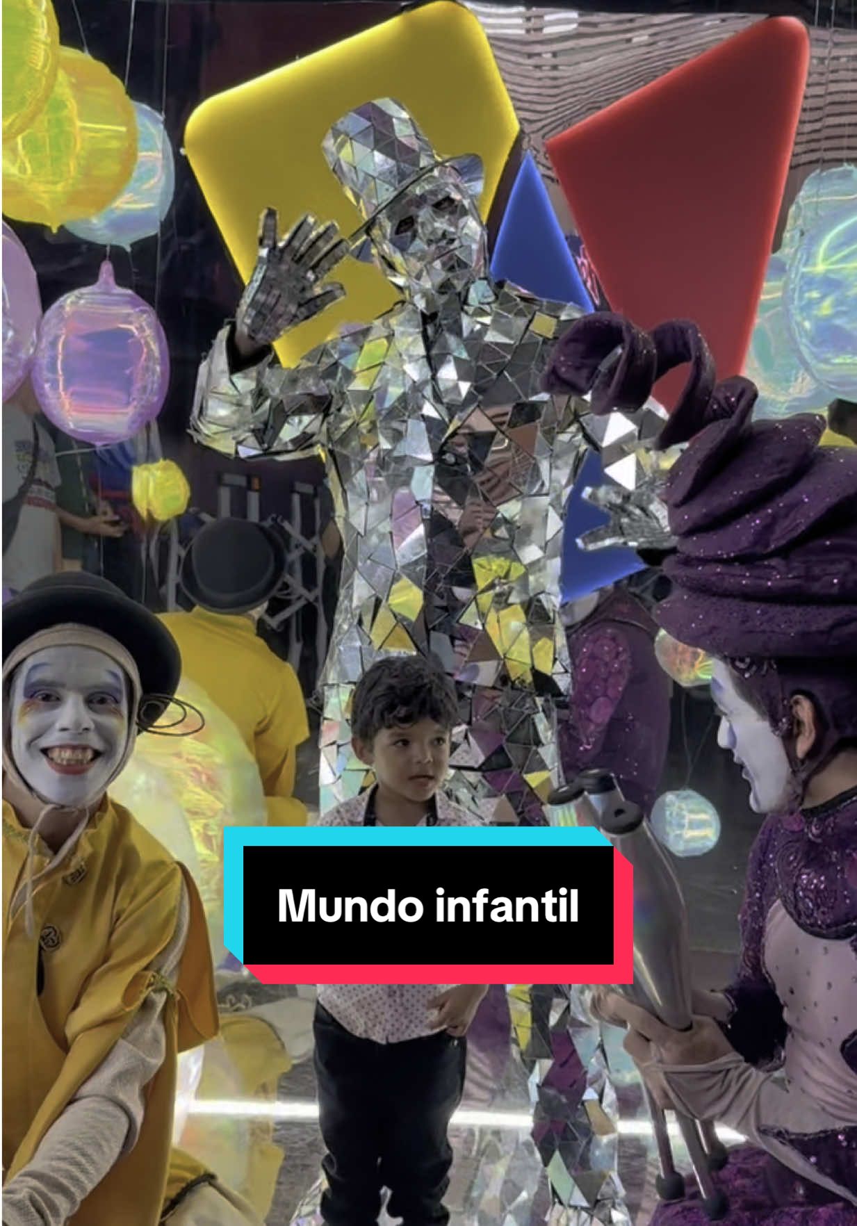 Descubrimos qué piensan los niños sobre el Banco y sus respuestas son increíbles 🤩 Es un lugar lleno de diversión, cajas de ahorro de colores, y donde los adultos pueden pagar sus impuestos  🌈 ¿Te imaginabas estas respuestas? 🤔  Dale like si te sorprendieron. #BancoDeVenezuela #BDV #TikTokVenezuela #FinanzasParaNiños #EducaciónFinanciera #Humor #Viral #Niños