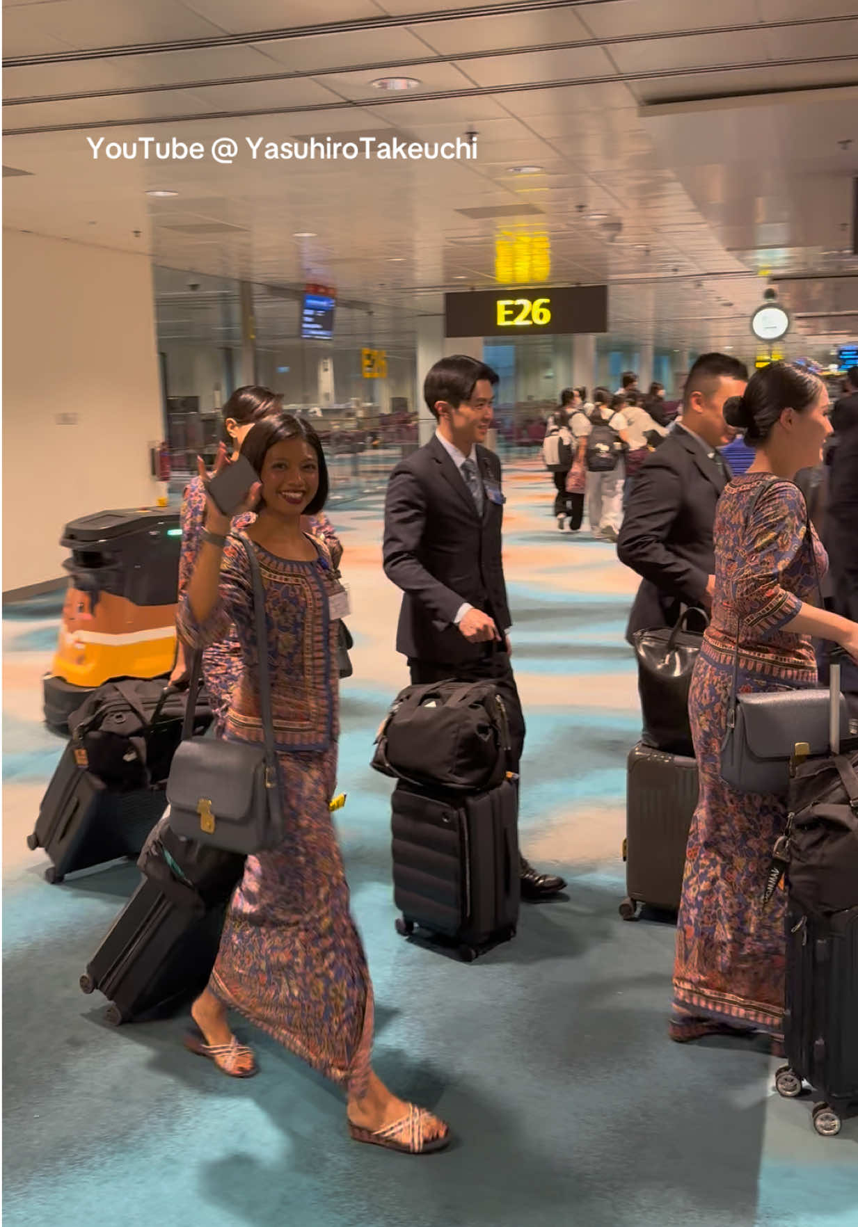 🇸🇬 Arrive Changi Airport Singapore Airlines Cabin Crew #youtube #travel #cabincrew #instagram 