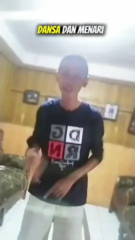 Ini lagu yang lagi viral ya... *Dendang Minang Timur* Buat patah pinggang, oke juga. oke Rakat Cakadidi, kencangkan ikat pinggangmu, mari berjoget.  #minangtimur #rakattimur 