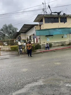 No estaba apagado, estaba mal de la rodilla. JAJAHAJA 🤣 @SECHO  #humortiktok #humor #fly #flypシ #viraltiktok #music #panama🇵🇦  #puertorico #ecuador #latino 