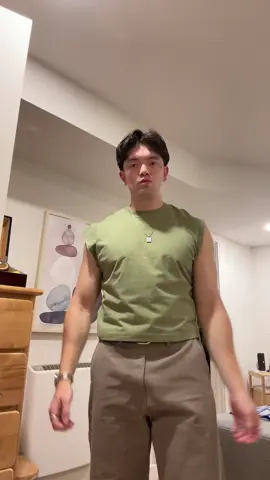 OOTD with my new crop top from @Urban Outfitters #OOTD #croptop #mensfashion #smallcreator 