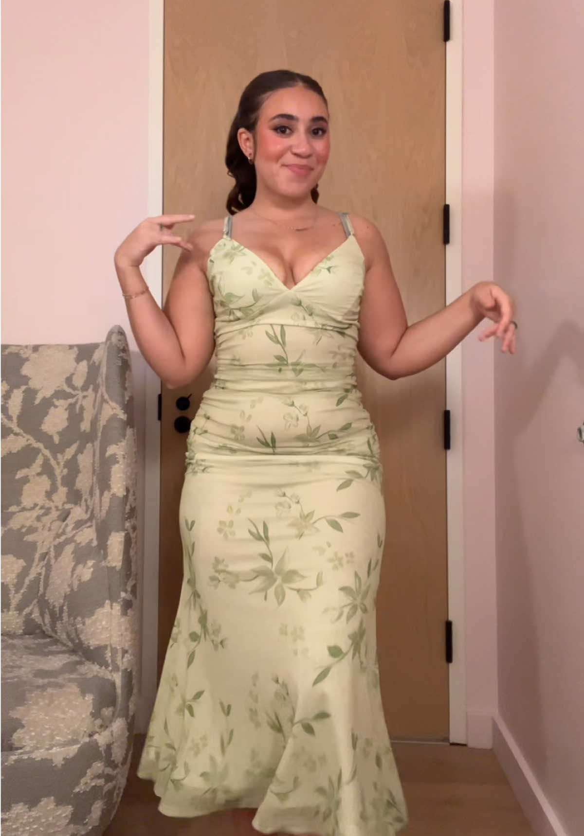 Love love love this cute dress from @Parthea US! I paired it with a buttoned up cardigan for the office! Can’t wait to show it off again!! #fyp #fypシ #fypage #curvy #OOTD #midsizefashion #midsizestyle #heels #officeoutfit #workoutfits #workoutfit #thick #green #dress 