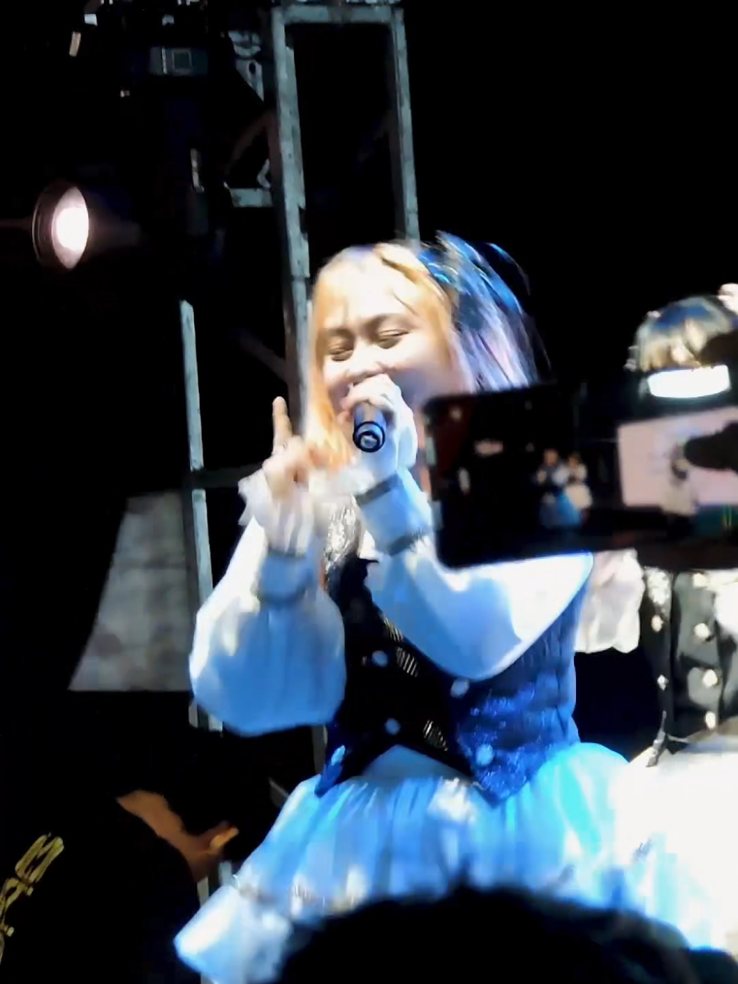 @kohisekai live perform at otakuwave, UI 