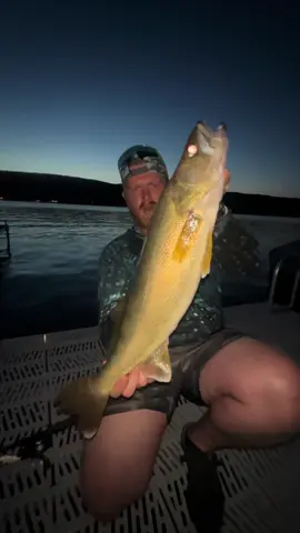 These fish absolutely truck lures 😮‍💨 #fishing #walleye #monster #Lifestyle #Outdoors 