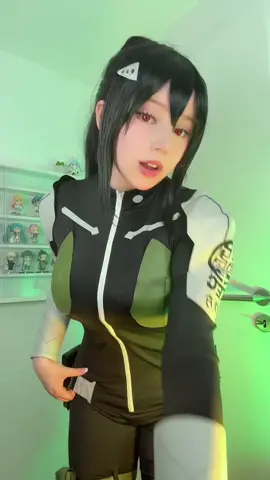 Mina cosplaying Mina #minaashirocosplay #kaijuno8 #minaashiro #cosplay 