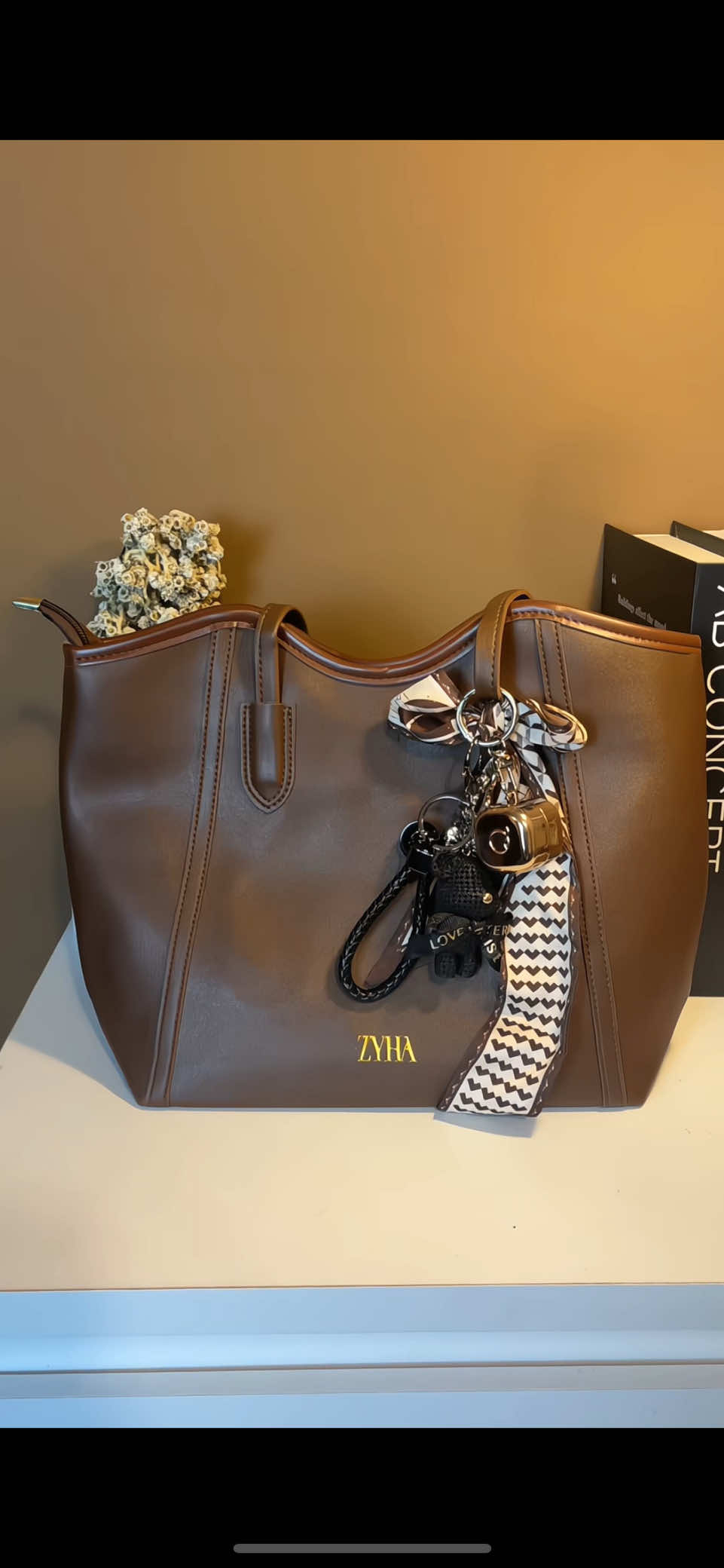 #tas #totebag #totebagaesthetic #rekomendasitas #OOTD #ootdhijab #rekomendasioutfit #fyp 