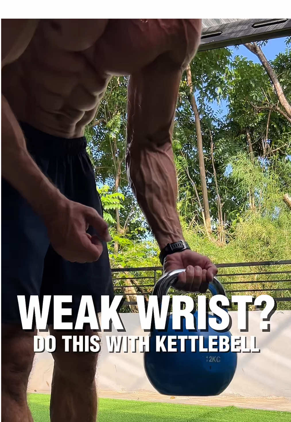 💪 WEAK WRIST? Strengthen your weak wrists with these exercises 3 sets / 30 sec work / 30 sec rest  1️⃣ Hammer Curl 2️⃣ Wrist Curl 3️⃣ Upright Row 4️⃣ Biceps Curl 5️⃣ Kettlebell Push-Ups ✍️Grip is your connection to the weight. The stronger it is, the more effective your training becomes. #wrist #arms #biceps #kettlebell #homeworkout 