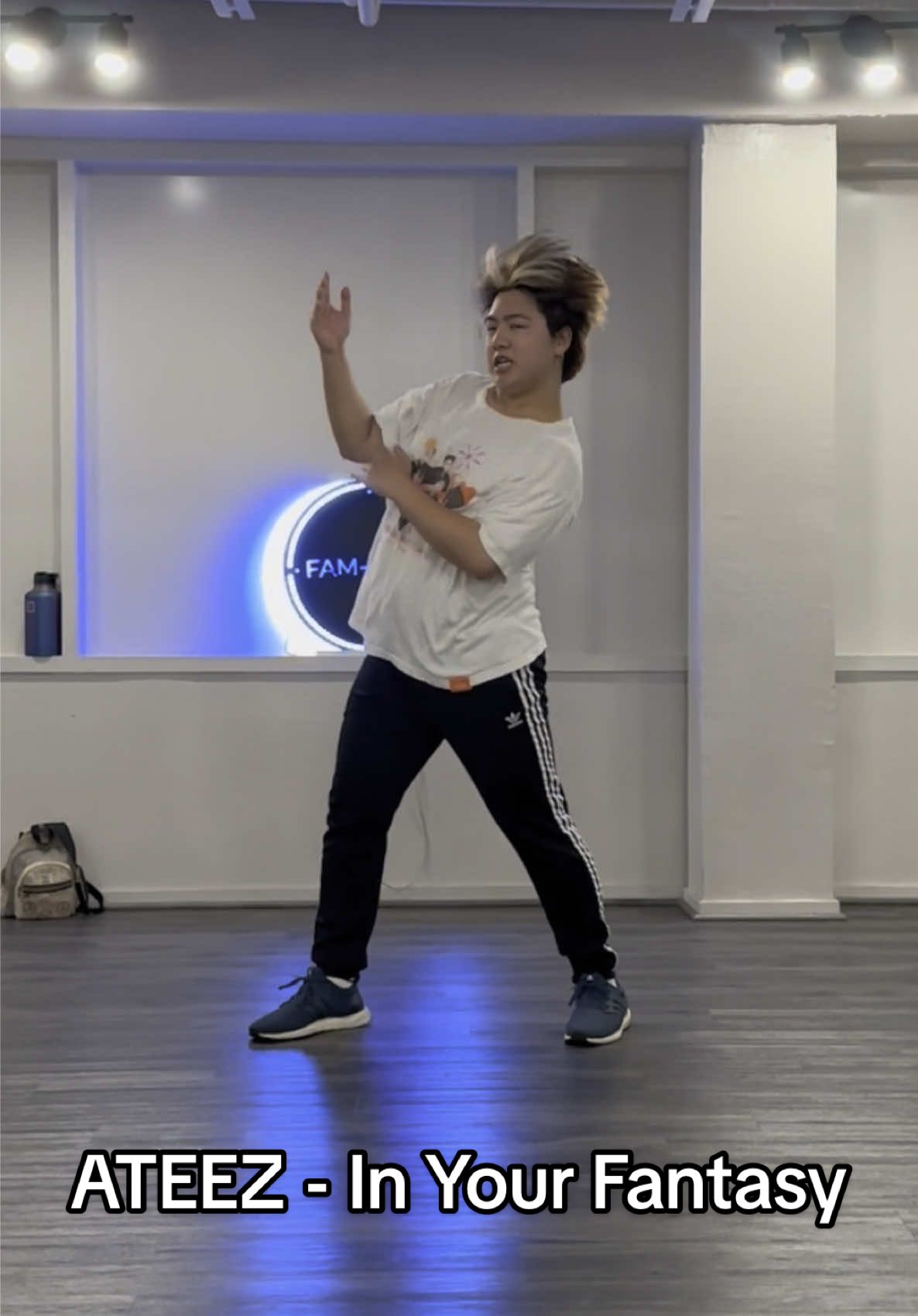 in my fantasy, i know footwork 🤪 (dc: @mianaks) #InYourFantasyChallenge #InYourFantasy #ATEEZ #에이티즈 