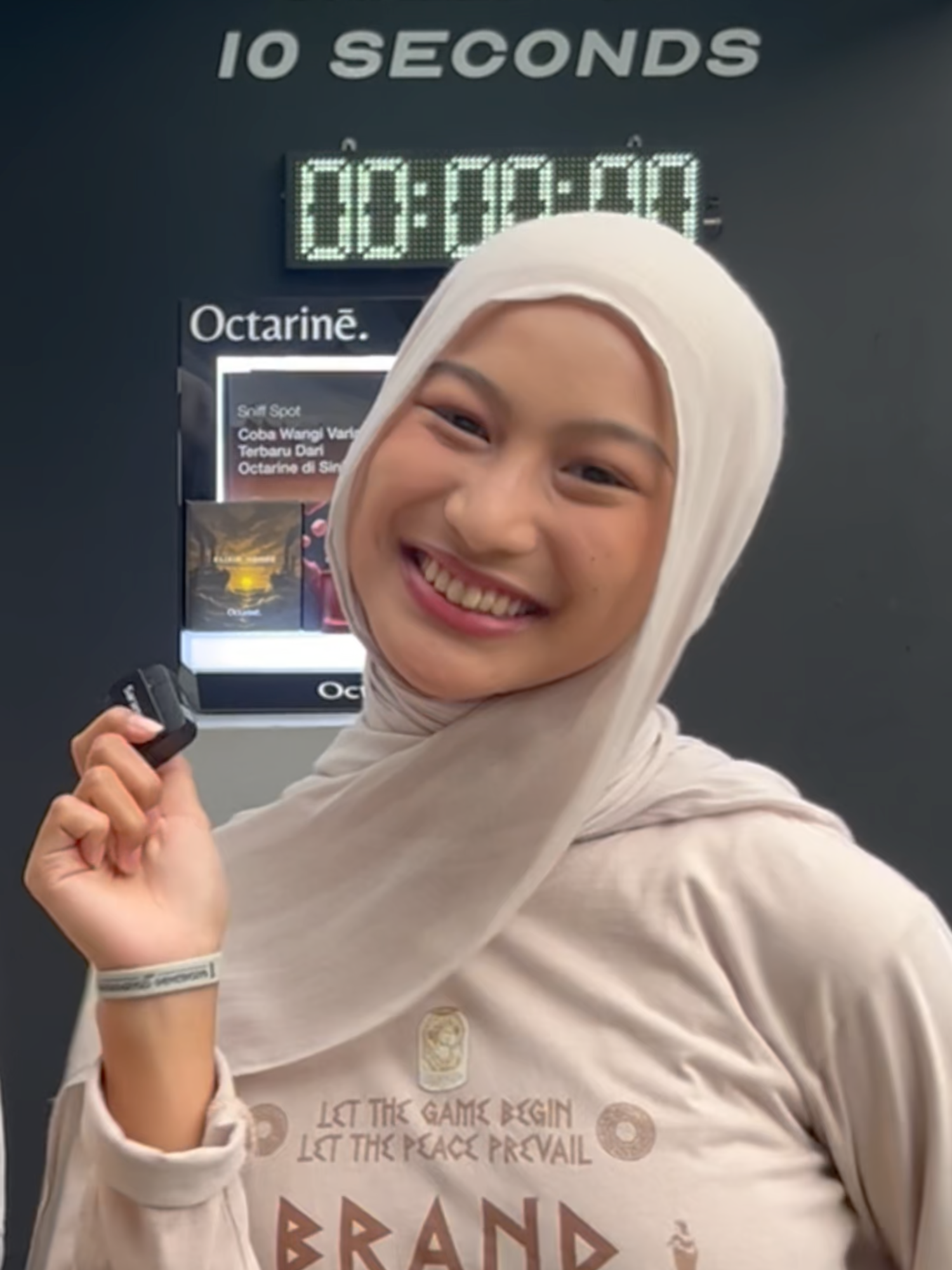 Yang sekolahnya disebut coba absen #Octarine #OctarinePerfume #OctarineIndonesia #OctarineToTheMoon