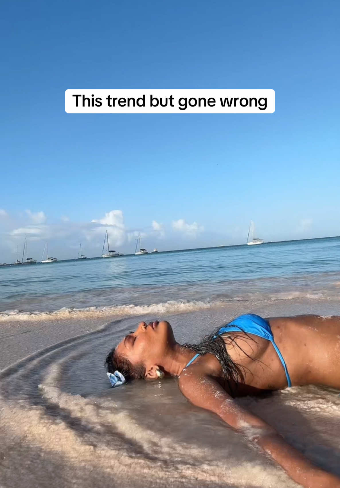 Please have someone record it & don’t trust your tripod 😭 . . #beachvibes #beachtok #tiktokgonewrong #fyp 