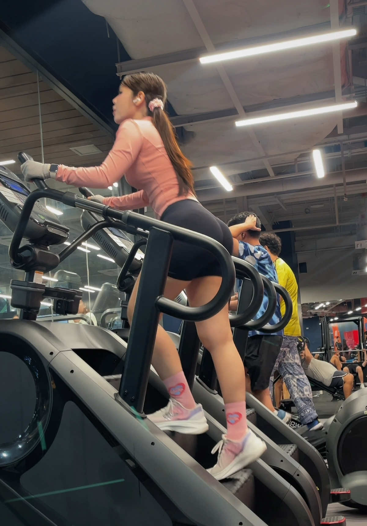คาร์ดิโอแบบชิลๆ (แต่ทำได้แค่ 10 นาที 💪🏻🥹💦) #gym #gymgirlsoftiktok #ปั้นก้น #รักตัวเอง #ยิม #คาร์ดิโอ