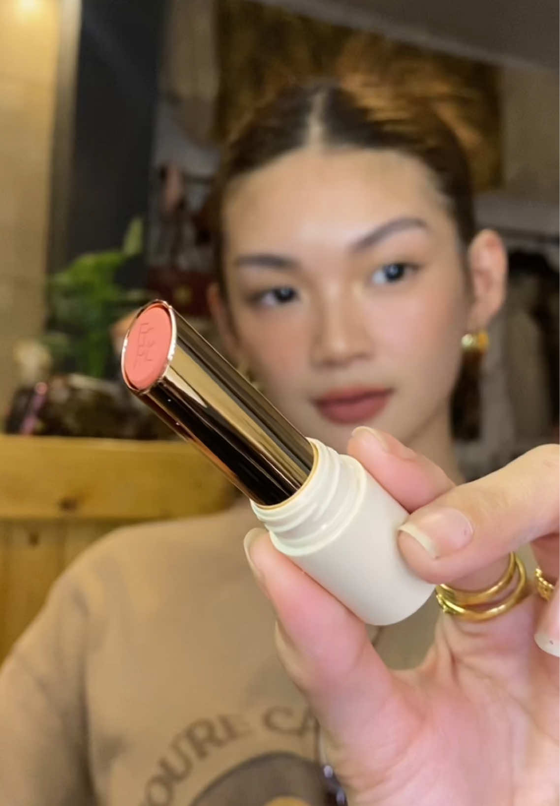 Can replace ur high-end matte lippie!💋 #mattelipstick #transferproof #nondryinglipstick #transferproofchallenge #focalluremusthaves #transferprooflipshero 