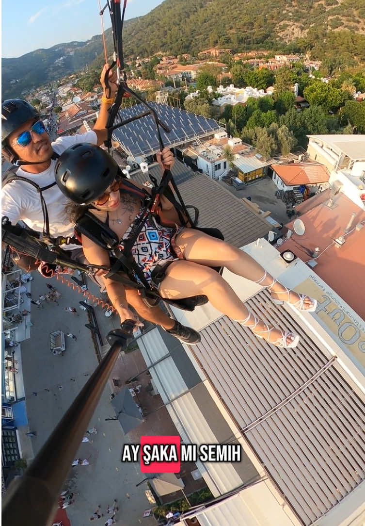 Topuklularla uçman şaka mı?#yamaçparaşütü #fethiye 