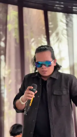 Bahaya bolo klw terlalu jauh ke tengah bisa karam .!