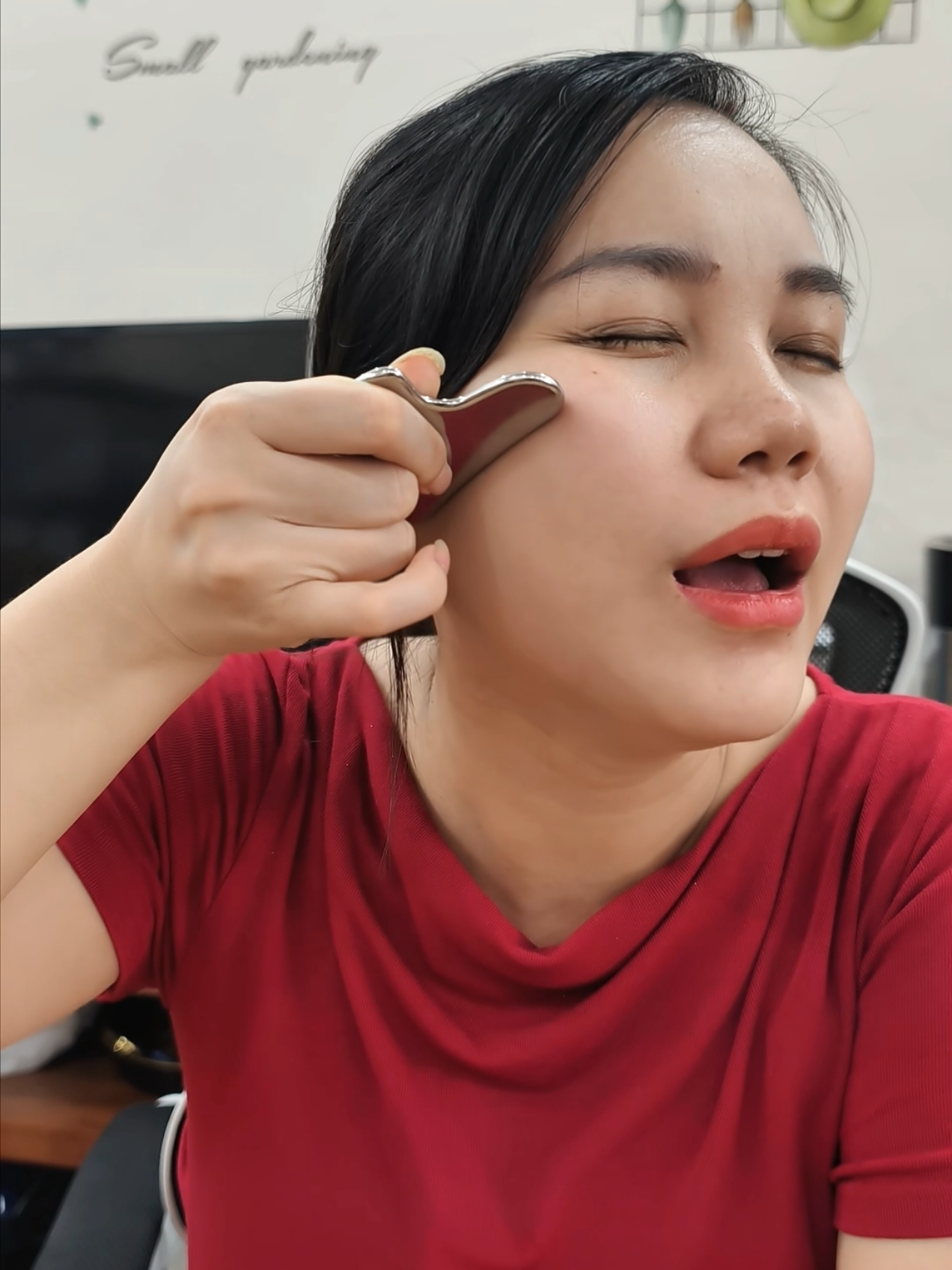 Công cụ Gua Sha bằng kim loại, dụng cụ massage mặt và đầu #congcuguasha #dungcumassage #chamsocsuckhoe #gocvanphongcuatien 