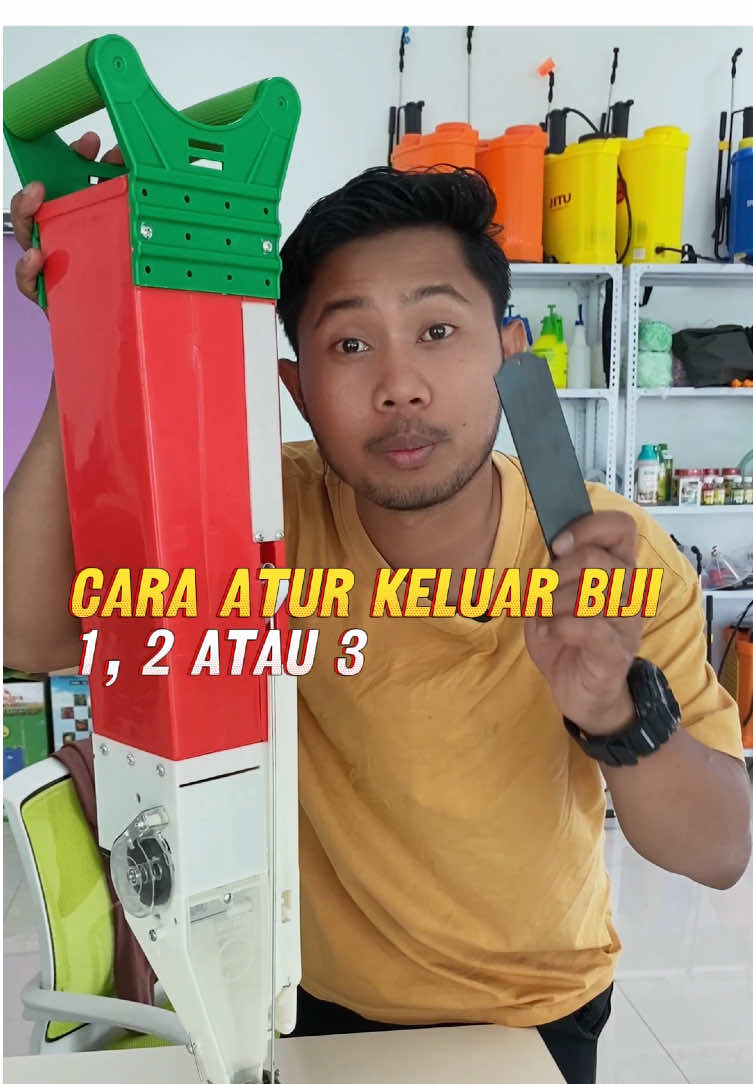 Pastikan nomor mata bijinya sudah diatur sebelumnya ya sobat tani, cek tutorial sebelumnya 🌽🌱 Alat Tanam Jagung BOOSTER Pas setelannya, pas keluarnya!! #petanijagung #jagung #tanamjagung #bibitjagung #alattanamjagung #alatpupukjagung #alattanamjagungbooster #agrodynamicsid