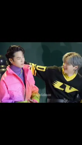 Yoongi ahhh🐱🖤🐥💛 #yoonmin #jiyoon #yoongi #minyoongi #suga #parkjimin 