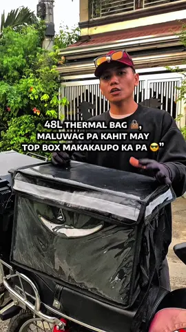 Kahit may top box, kasya pa ang 48L thermal bag 👜 at makakaupo ka pa #48literthermalbag #thermalbag #deliverybagformotorcycle 